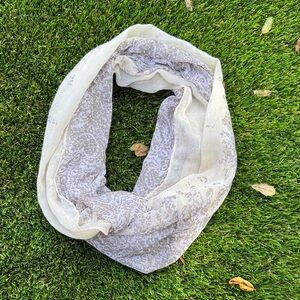 Elegant White and Gray Infinity Scarf